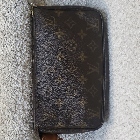 Louis Vuitton Monogram Pochette Authentic - Picture 1 of 8
